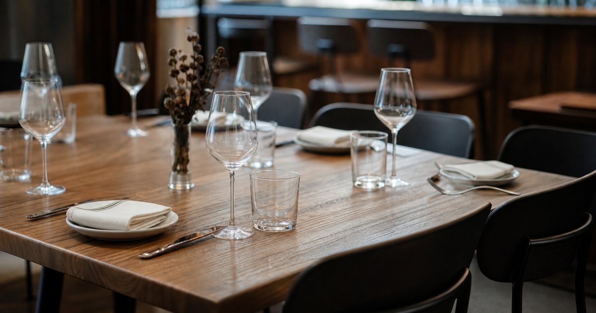 How can text paging reduce no-shows and abandoned tables on the waitlist?